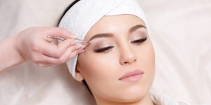 Short Guide to Threading Eyebrows and Shaping